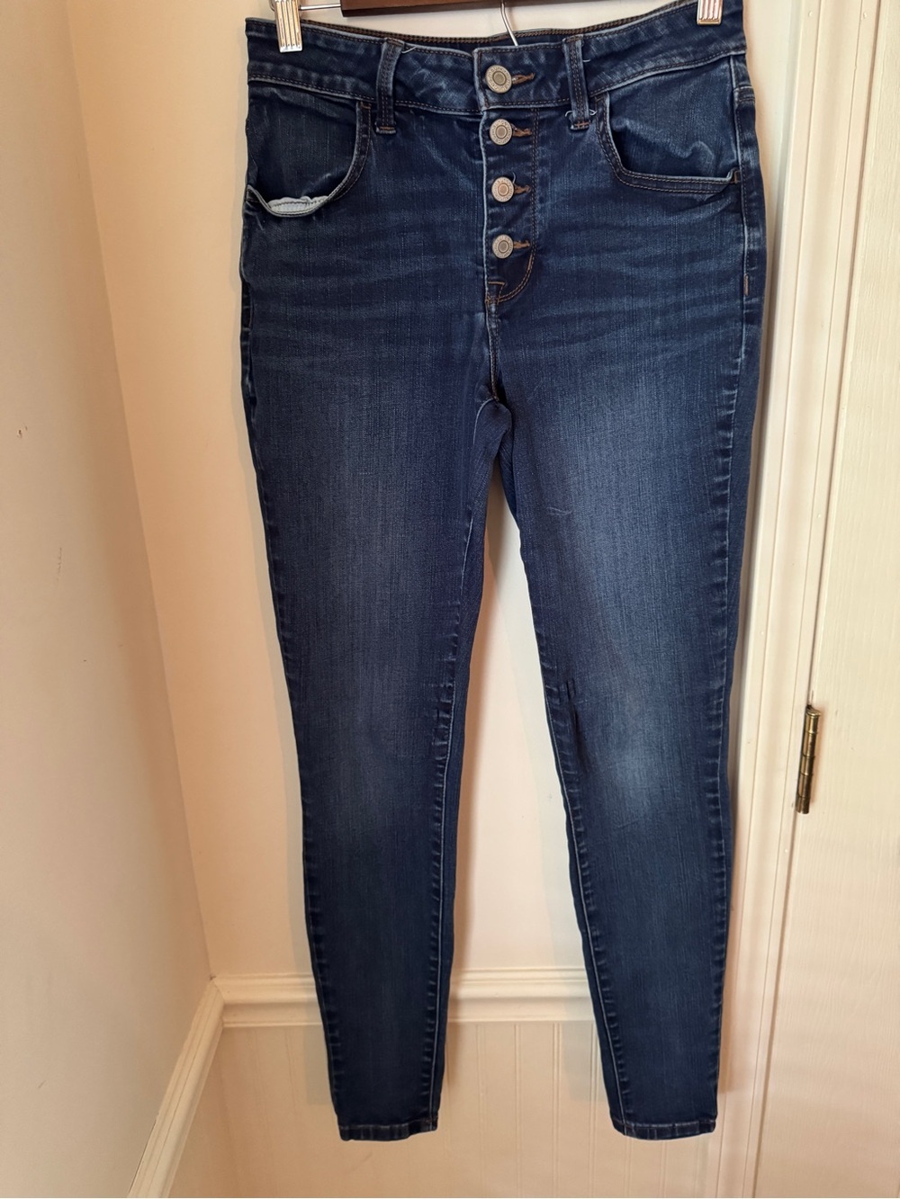 Maurices‎ Indigo Skinny Jeans with Button Detail Size Small